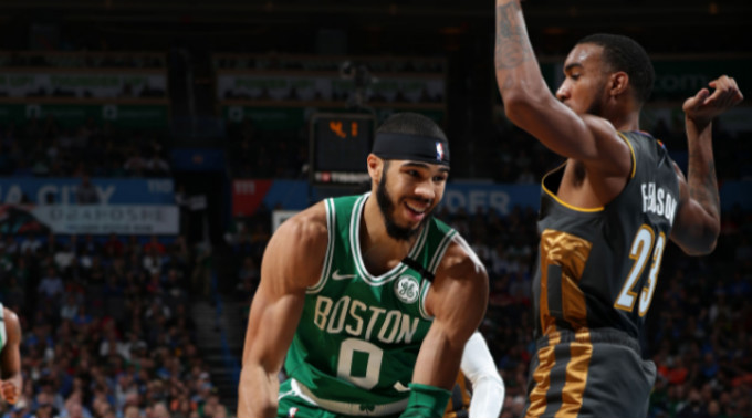 现出超强的 现出超强的